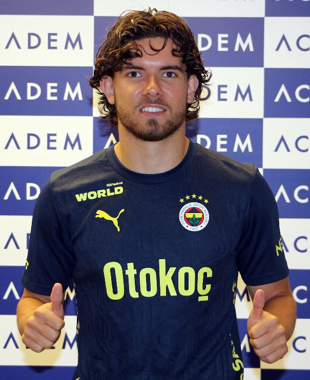Fenerbahçeli Milli oyuncular Ferdi Kadıoğlu ve Mert Müldür