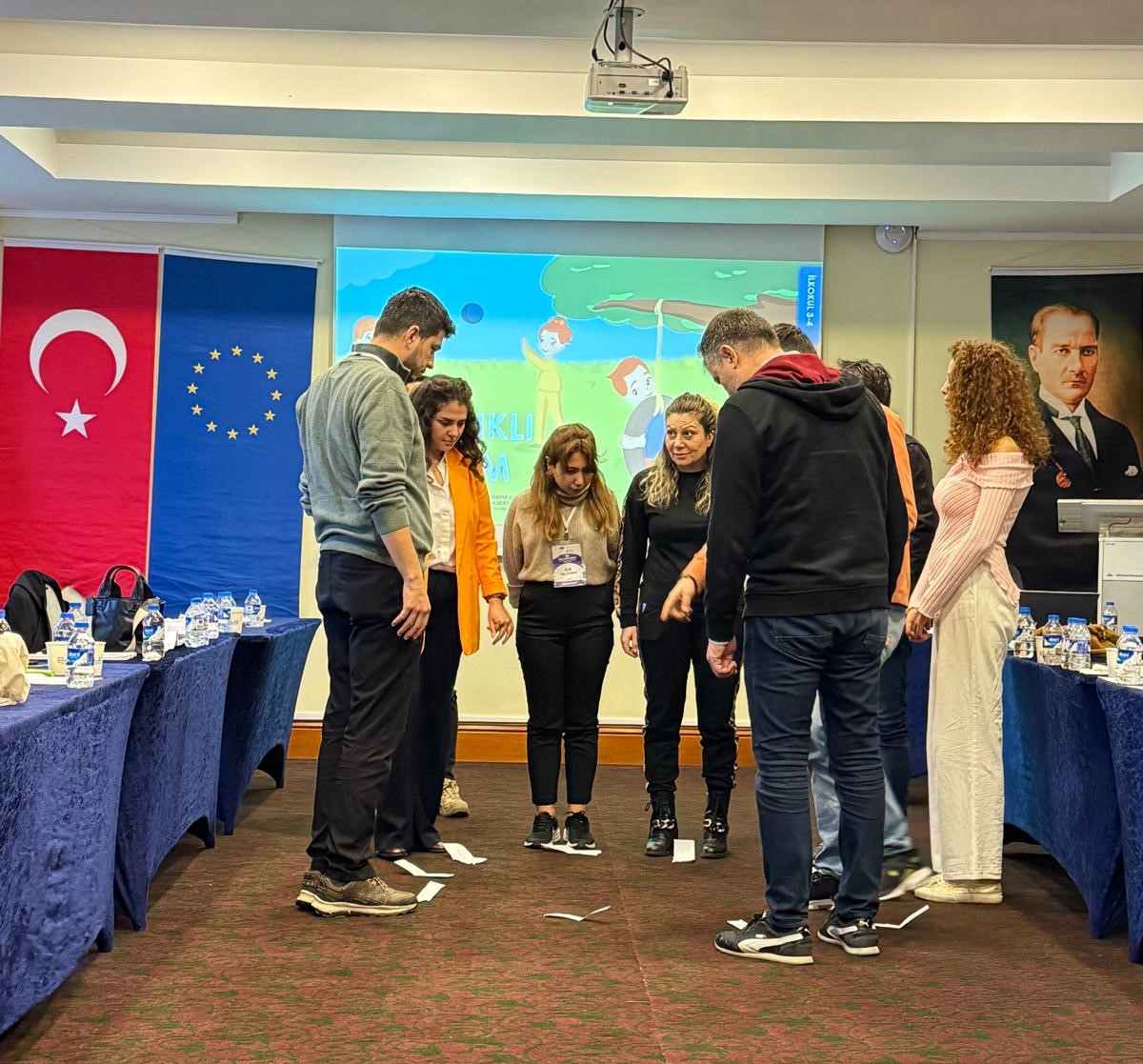 Yeşilay bağımlılıkla mücadele için formatörler yetiştiriyor