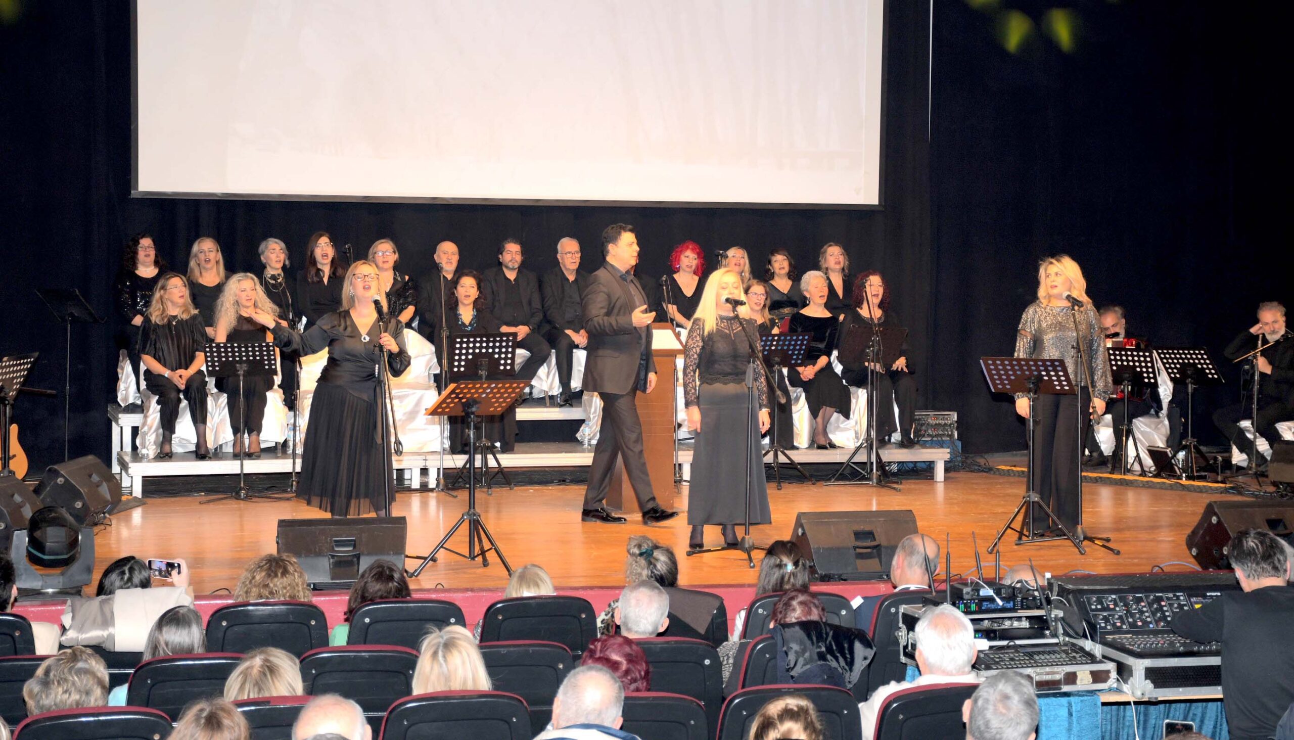 Hekimlerden Anlamlı Konser